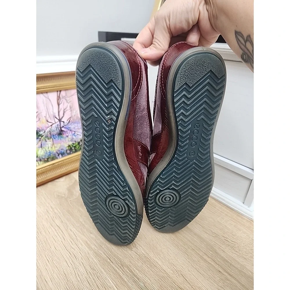 Ecco Women Suede Patent Leather Lace Up Sneakers Sz 41 US 10.5 Burgundy Comfort‎